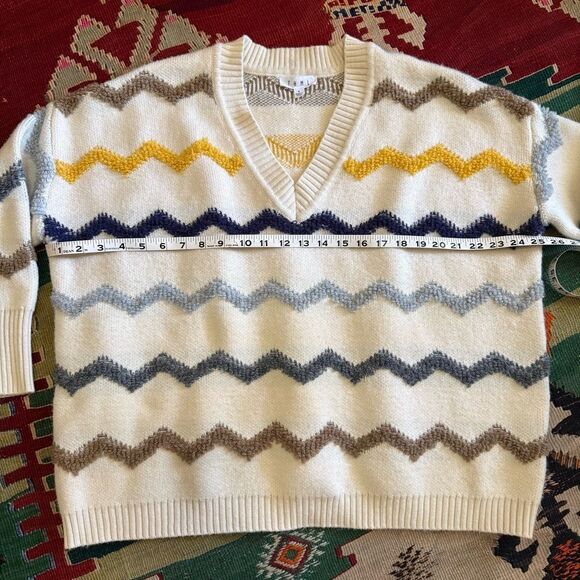 THML Chevron Print V-neck Knit Sweater - Picture 3 of 8